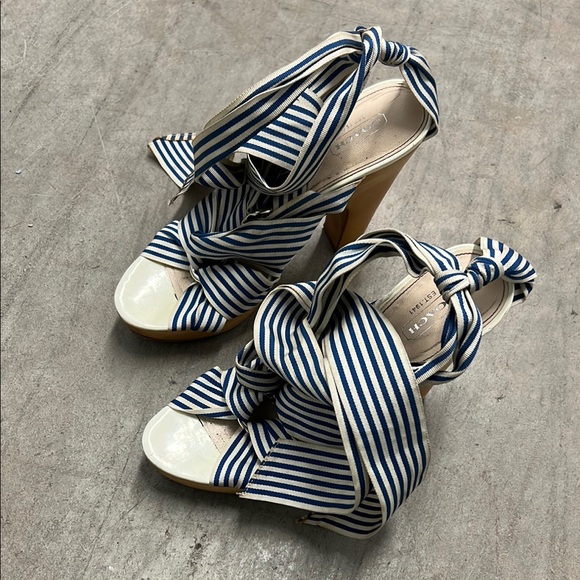 Beautiful Coach Navy and White Striped Sandals size 8.5 B - Picture 2 of 10